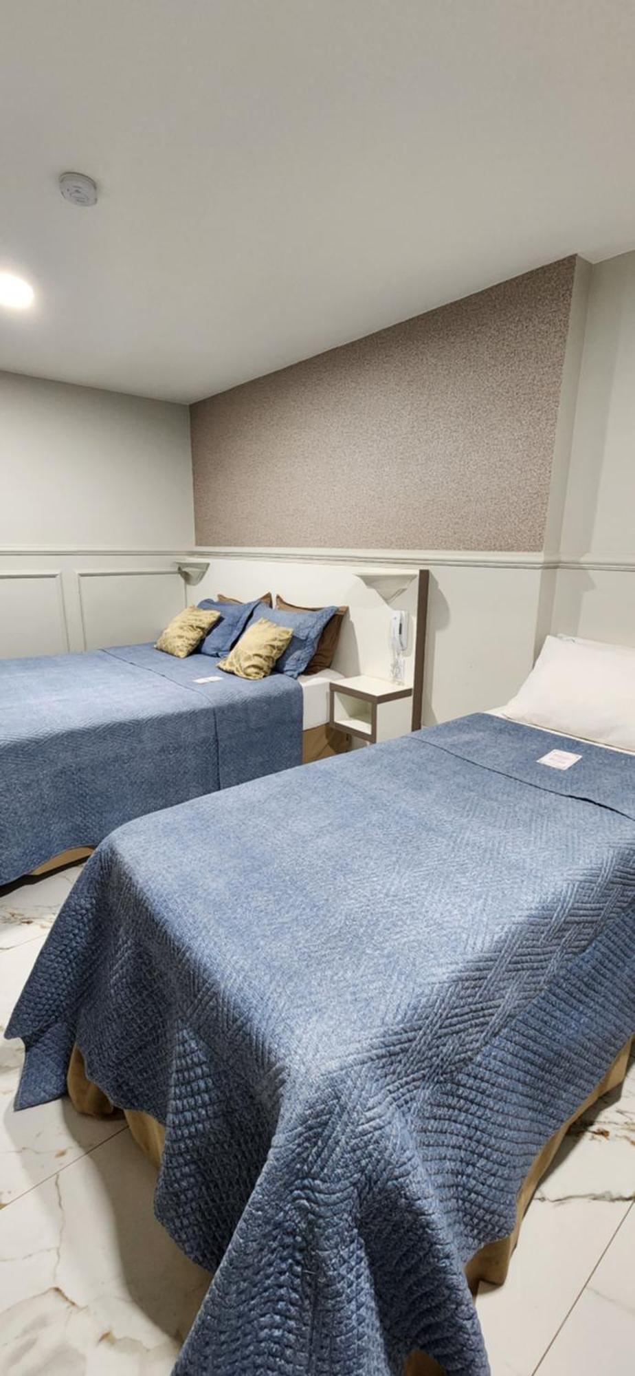 Antonio's E - Airport Hotel